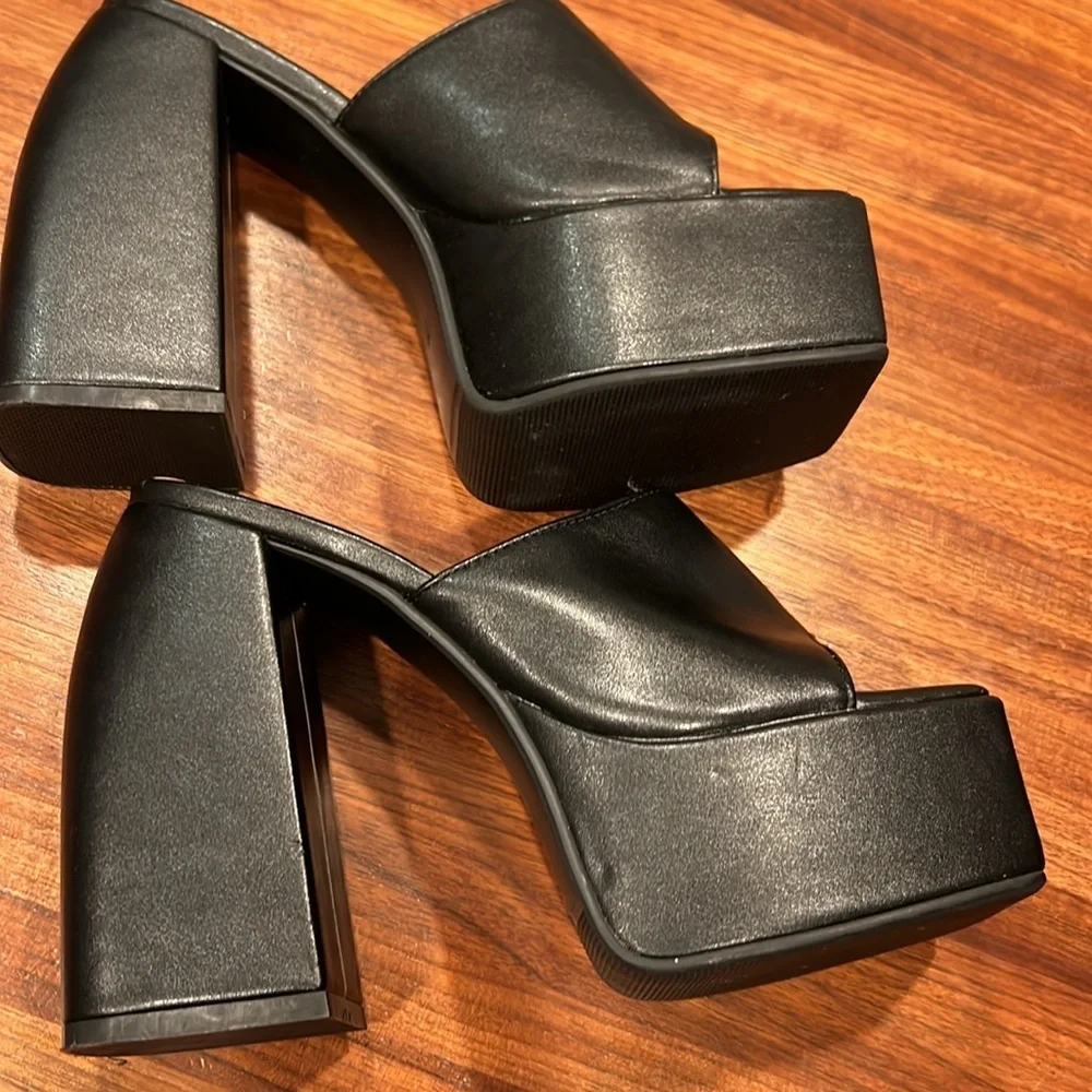 Open Square Toe Platform Sandals - Like New - Block Chunky - US 6.5 (EU Sz 39) - Picture 3 of 3